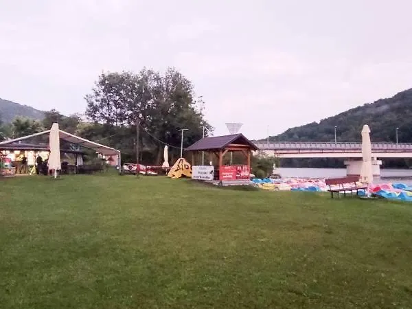 Goscinne U Brody * מידז'יברודז'י ז'יוויקי